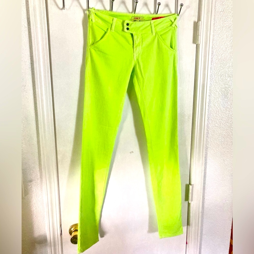 MET women’s size 26 X-K-Fit super stretch neon lime green skinny pants 26x33